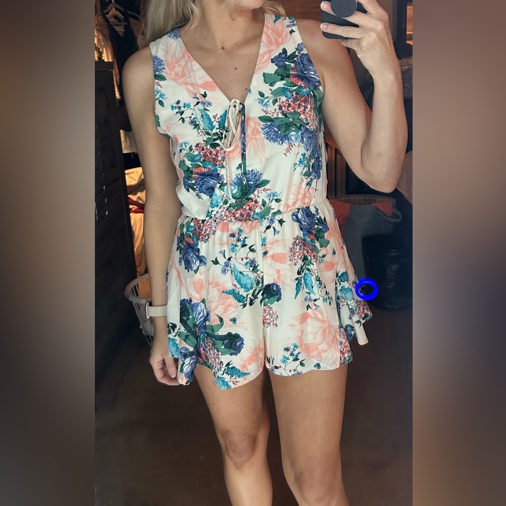 Peppermint | NWOT Floral Romper - Picture 3 of 13